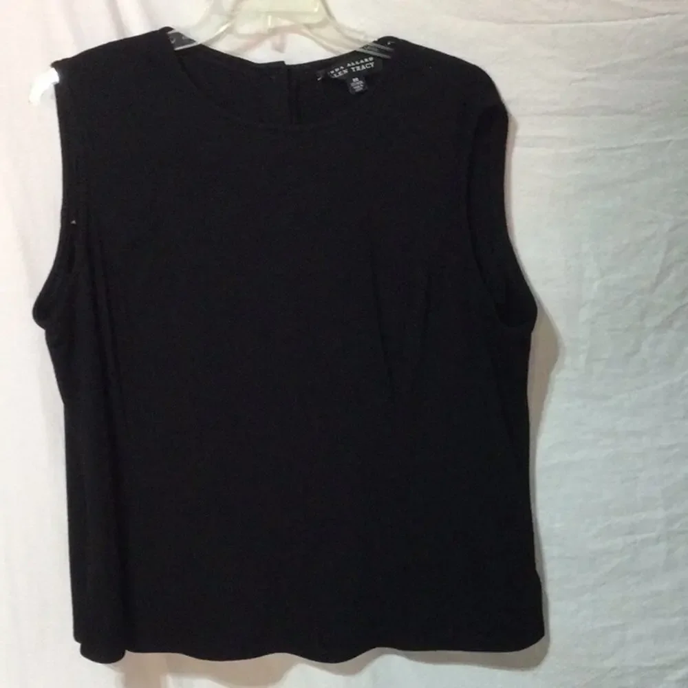 Linda Allard EllenTracy 20 black sleeveless wool shell euc like new button up